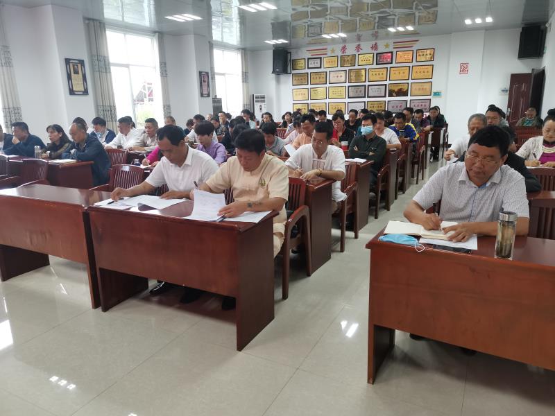 初心挑绿色事业重担 发展筑团结进步基础1