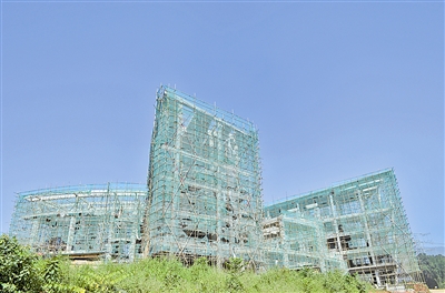 德宏师专新校区一期工程完成结构封顶