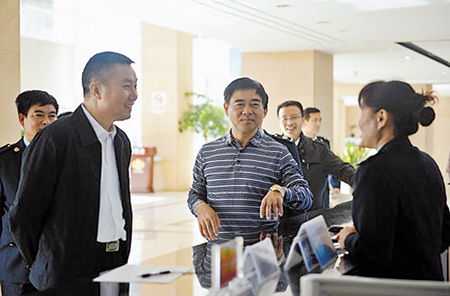 全力以赴 努力完成组织收入任务