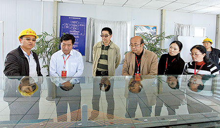 全国和省州政协委员视察全州重大交通建设情况