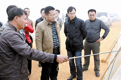 陇川县委书记李正环,县委副书记,县长郑洪云调研重大项目建设推进情况