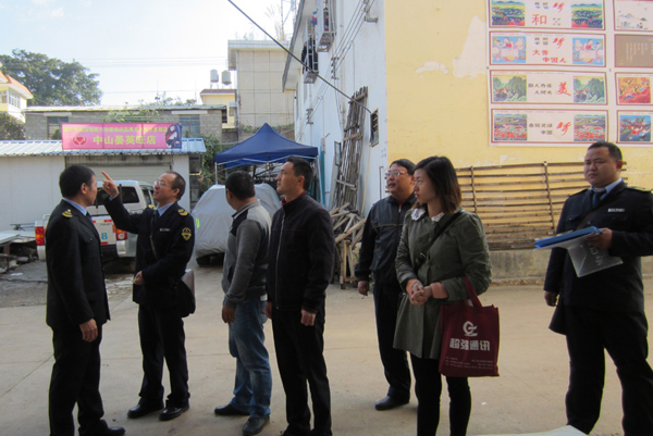 到中山乡农贸市场检查，摄影：陈晓丹