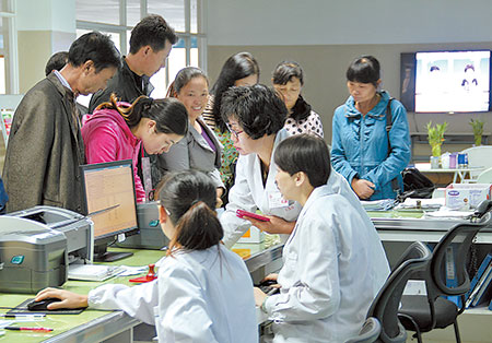 盈江县医院去年体检人数突破9千人次