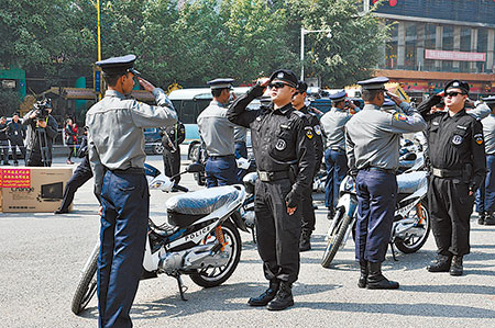 德宏警方向缅甸掸邦警方赠送价值百万元装备