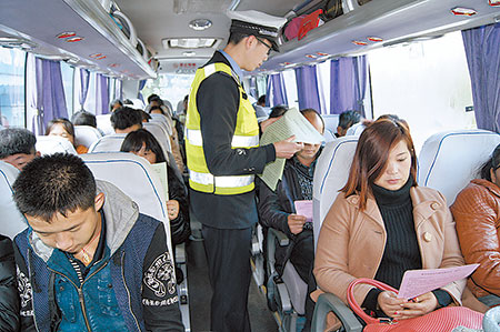 我州交警全力以赴战春运