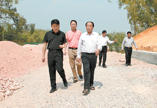 抢抓黄金施工期建设安全惠民