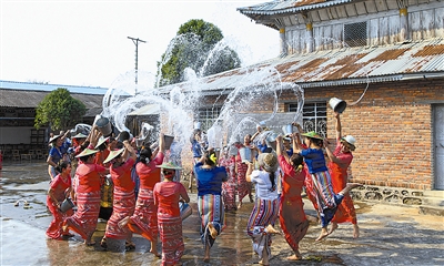 德宏：“五大产业”振翅欲飞5