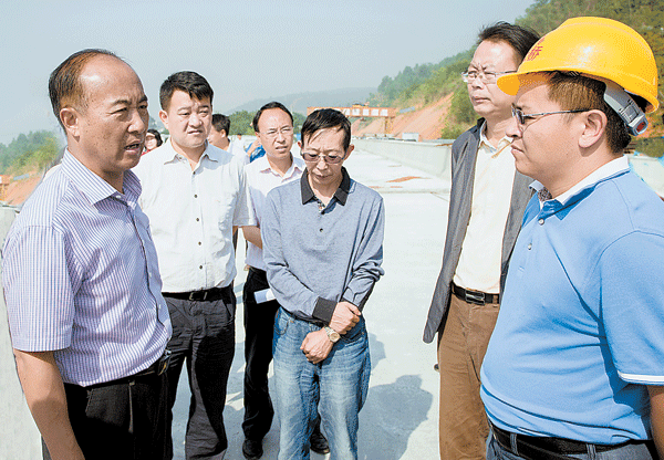 确保项目按预期目标建成通车