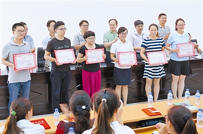 全省20所学校相聚德宏交流办学经验