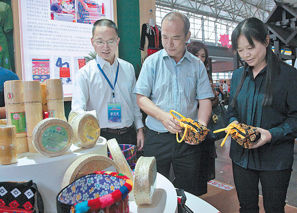 全力推动德宏文化产业大发展