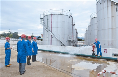 州政府工作组督查瑞丽安全生产工作