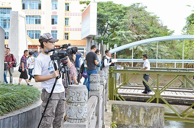 17家香港媒体记者采访畹町抗战文化