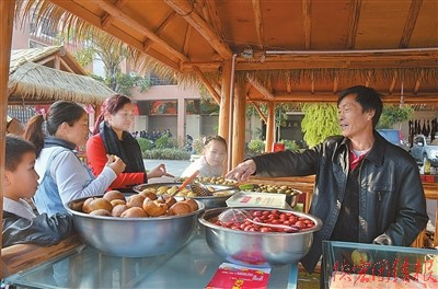 芒市珠宝小镇“梁河街”开街