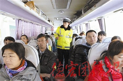 春节期间我州道路交通平稳有序