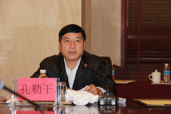 州委常委、常务副州长向督查组汇报工作