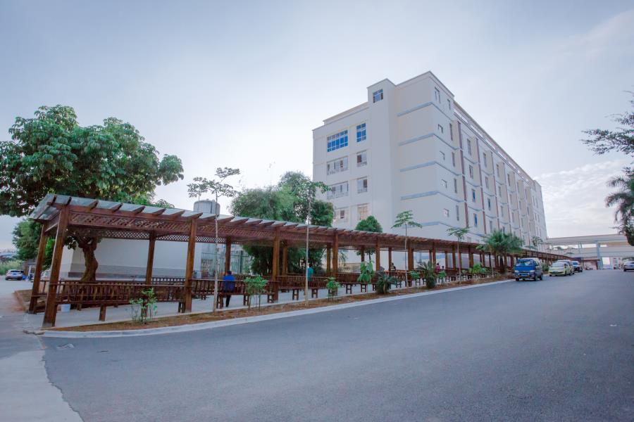 插图9 医院人性化建筑设计（无障碍避雨连廊）